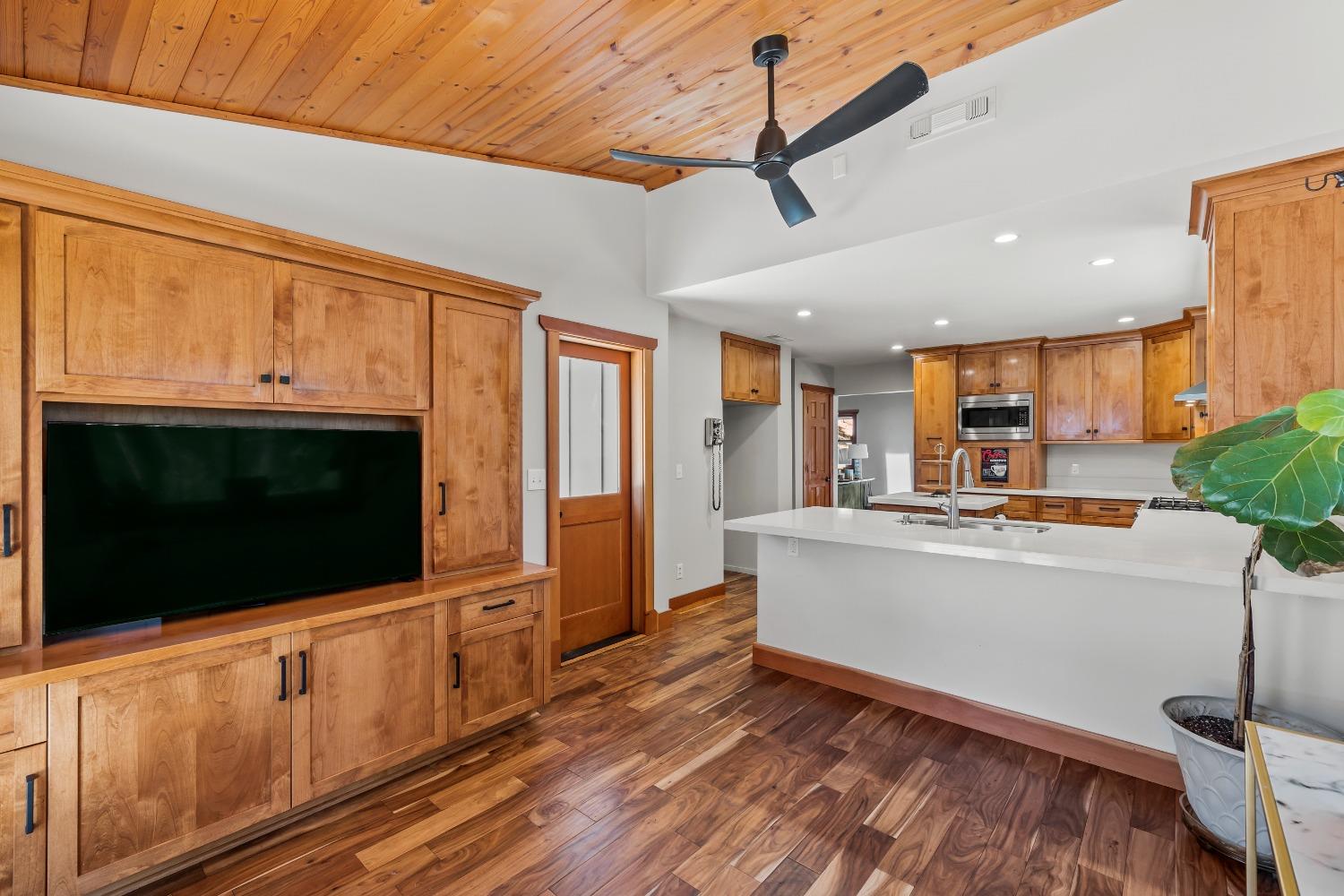 Rodriguez Court, Grass Valley, California image 21