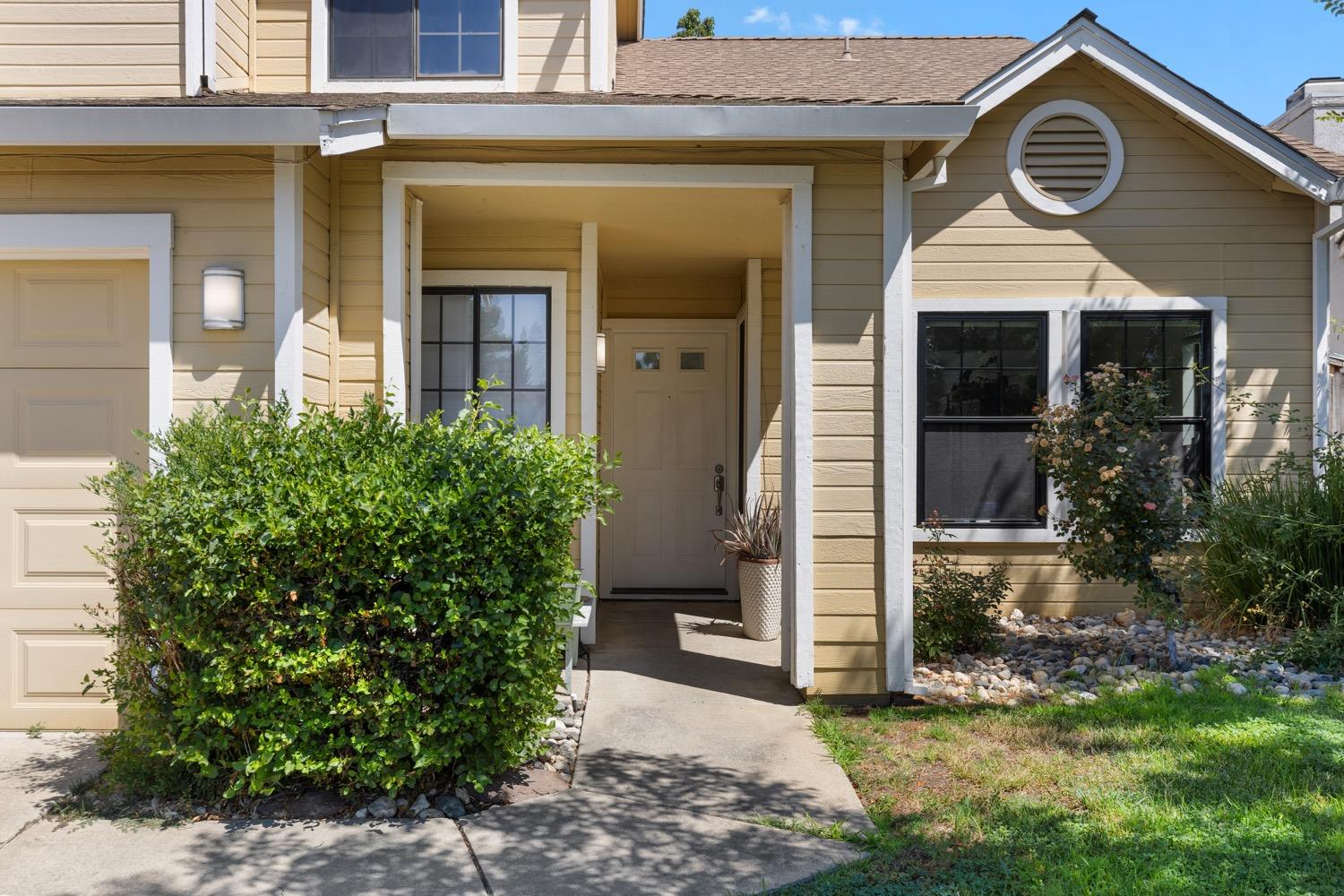 Detail Gallery Image 2 of 40 For 4717 Careyback Ave, Elk Grove,  CA 95758 - 4 Beds | 2/1 Baths