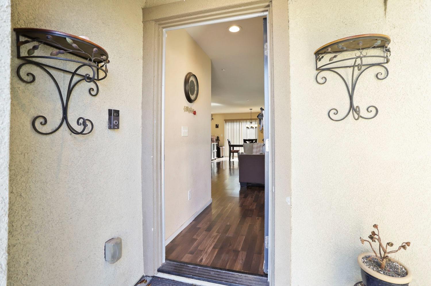 Detail Gallery Image 4 of 34 For 4518 Graham Creek, Stockton,  CA 95212 - 3 Beds | 2 Baths