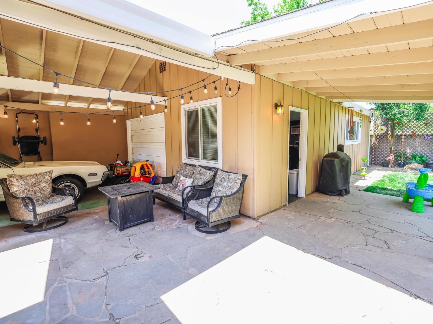 Detail Gallery Image 40 of 52 For 2105 Stacia Way, Sacramento,  CA 95822 - 3 Beds | 2 Baths