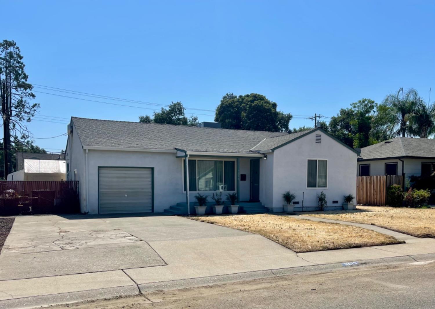 Detail Gallery Image 1 of 39 For 9613 Melrose Ave, Elk Grove,  CA 95624 - 2 Beds | 1 Baths