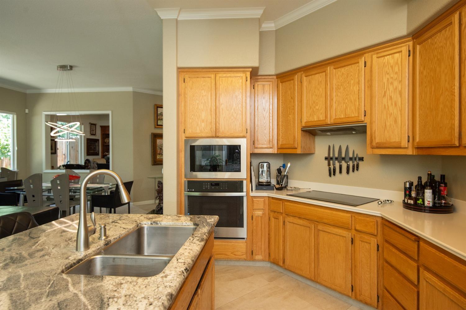 Detail Gallery Image 13 of 49 For 1633 Seven Falls Dr, Modesto,  CA 95355 - 2 Beds | 2 Baths