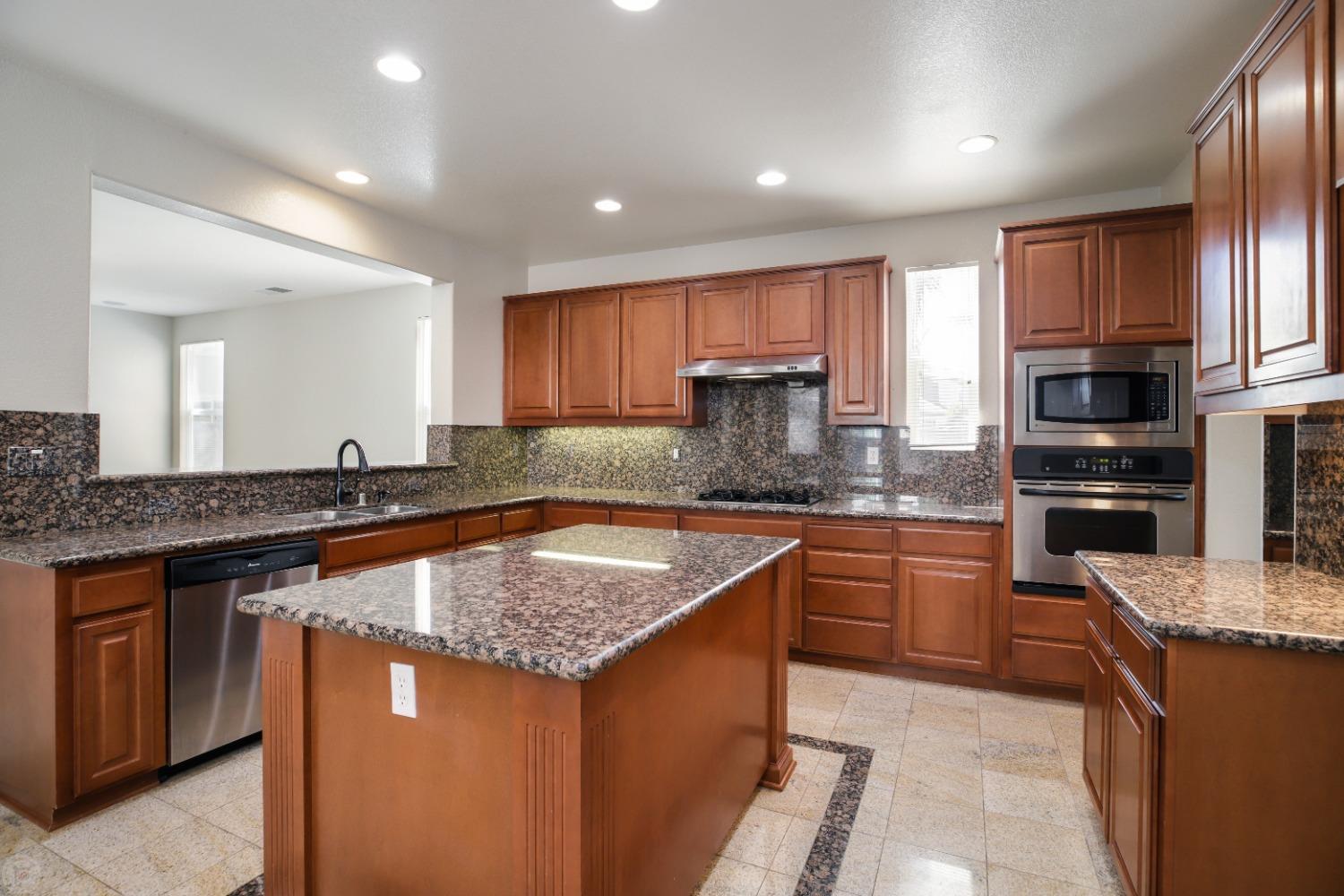 Detail Gallery Image 16 of 64 For 2867 W Bay Ct, Tracy,  CA 95377 - 4 Beds | 2/1 Baths