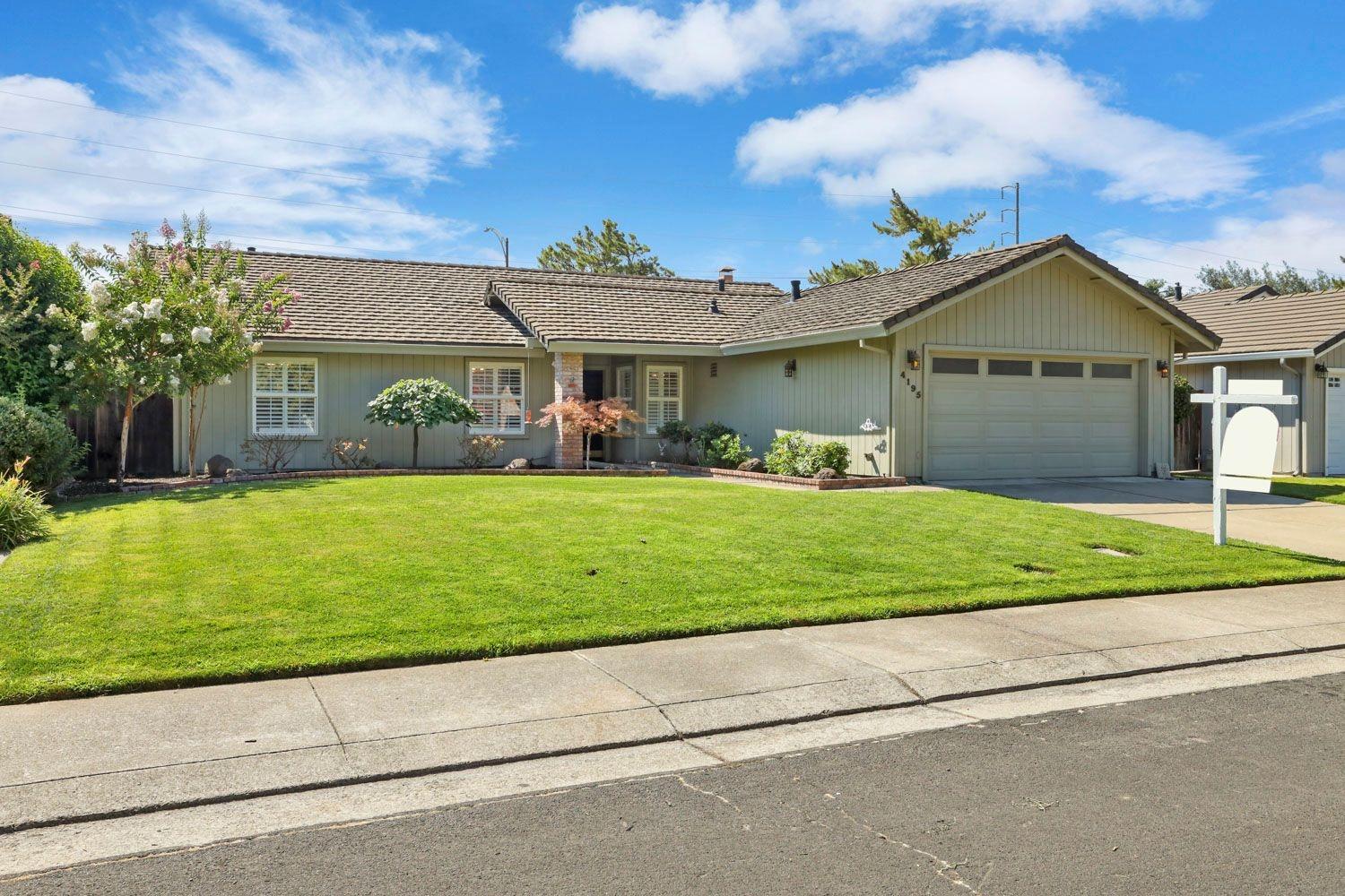 Detail Gallery Image 2 of 41 For 4195 Boulder Creek Cir, Stockton,  CA 95219 - 3 Beds | 2 Baths