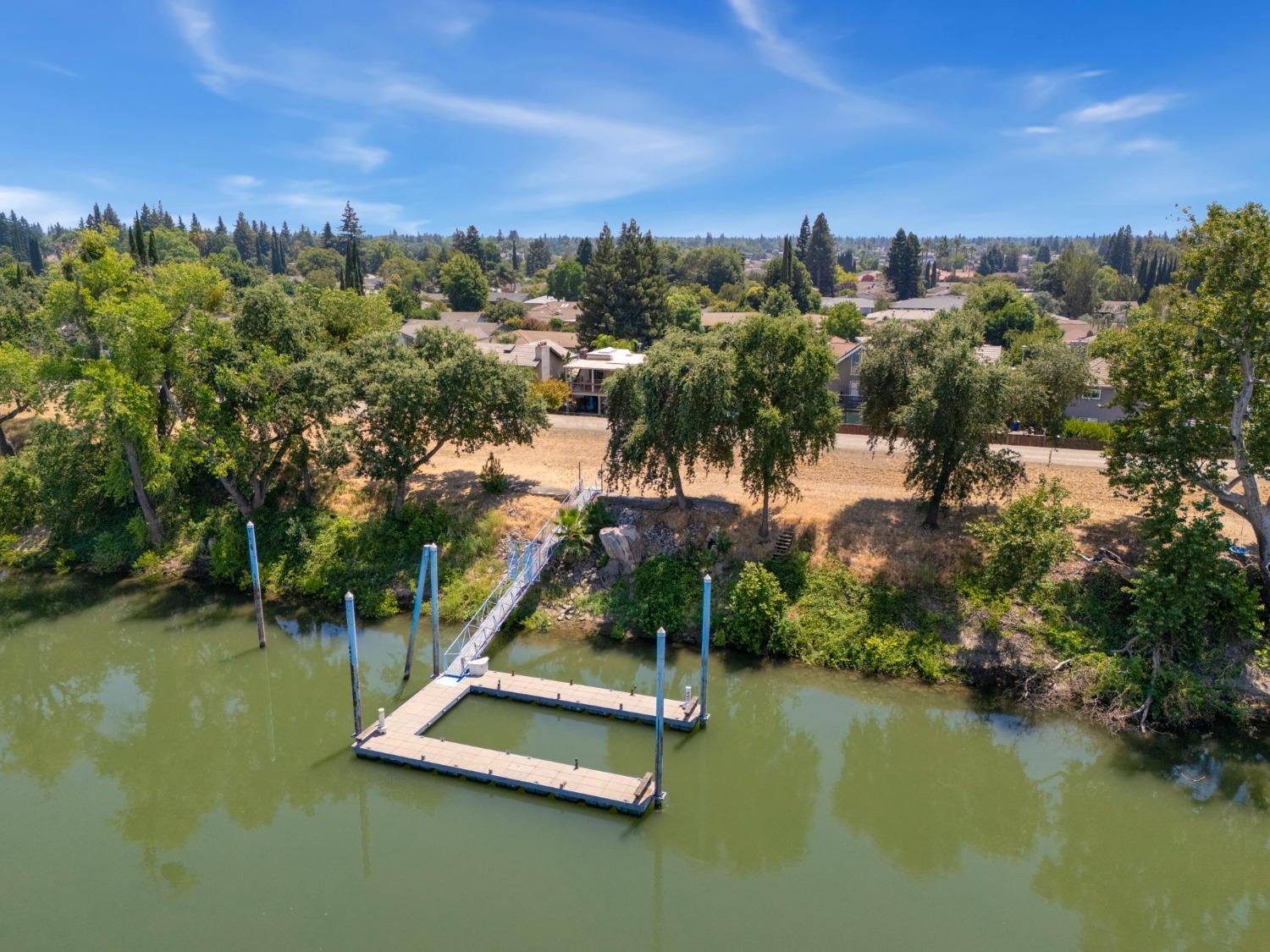 Detail Gallery Image 72 of 86 For 657 Brickyard Dr, Sacramento,  CA 95831 - 3 Beds | 3 Baths