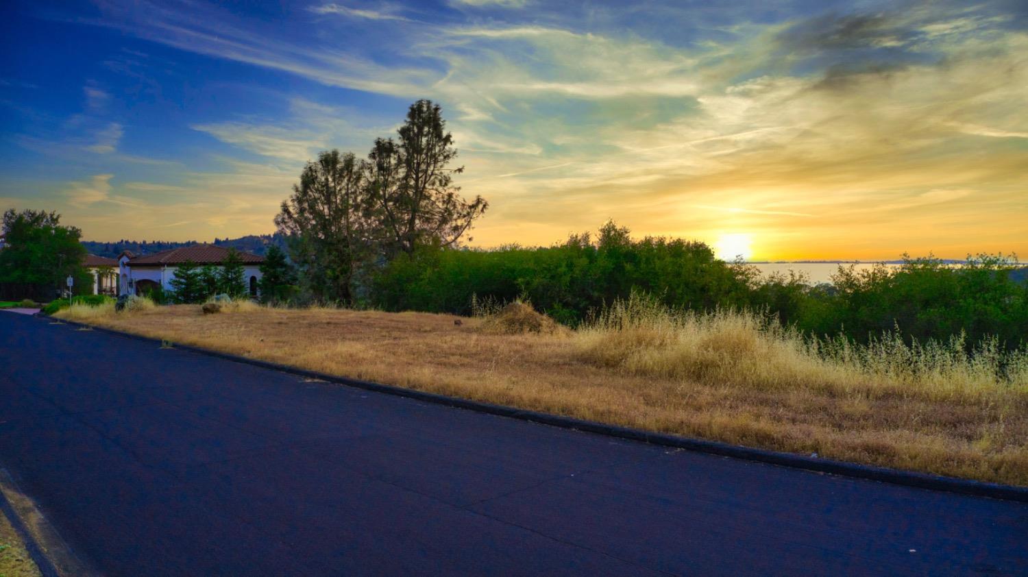 Detail Gallery Image 10 of 21 For 1946 Shoreview Dr, El Dorado Hills,  CA 95762 - – Beds | – Baths