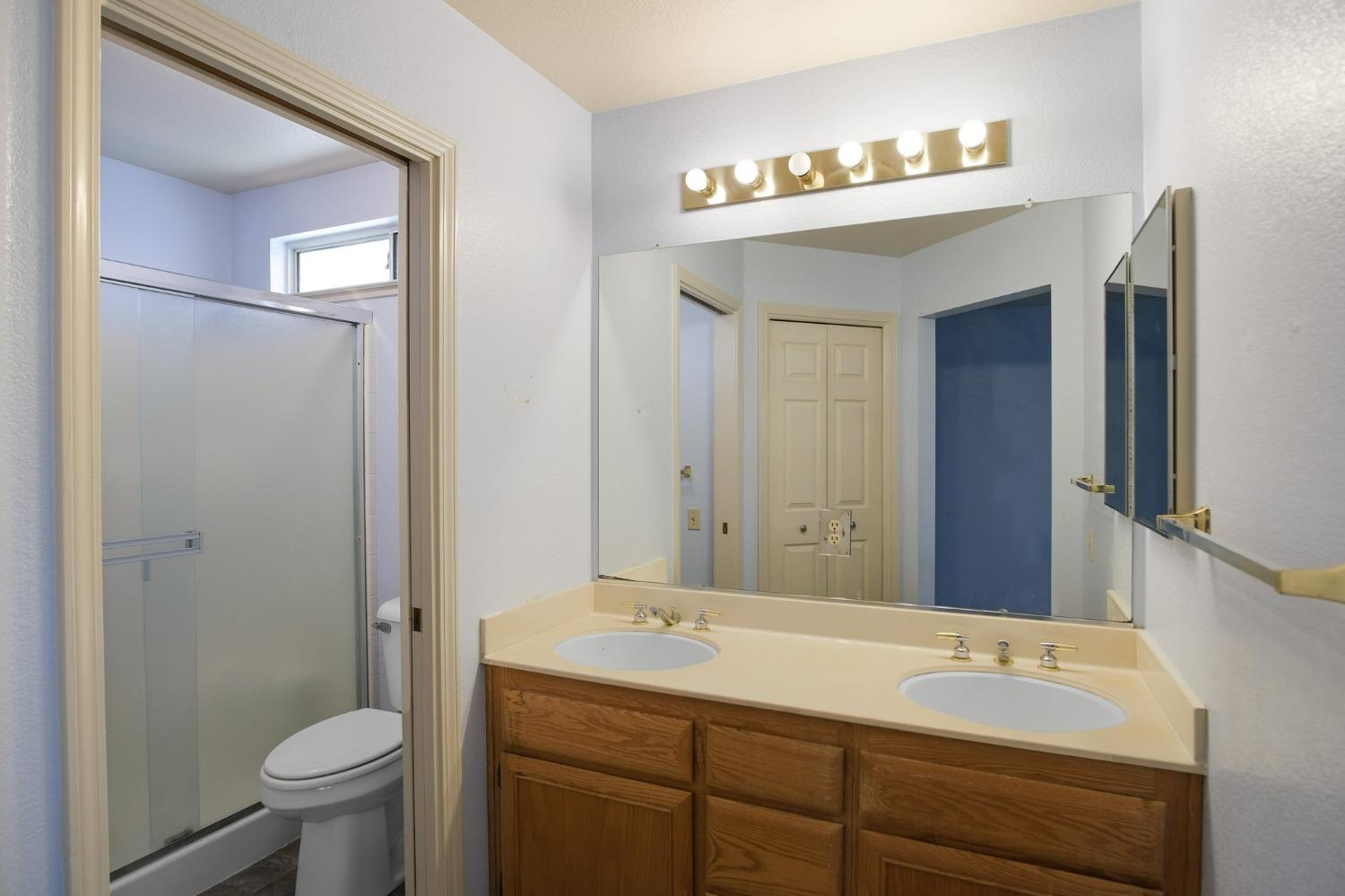 Detail Gallery Image 17 of 22 For 8118 Arroyo Vista Dr, Sacramento,  CA 95823 - 2 Beds | 2 Baths