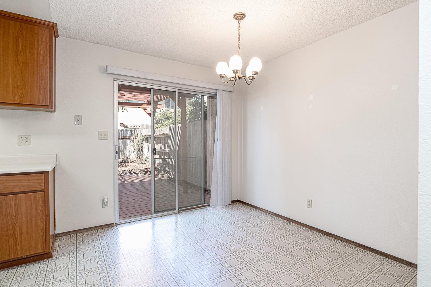 Detail Gallery Image 7 of 19 For 1296 Spruce Ln #46,  Manteca,  CA 95336 - 2 Beds | 1/1 Baths