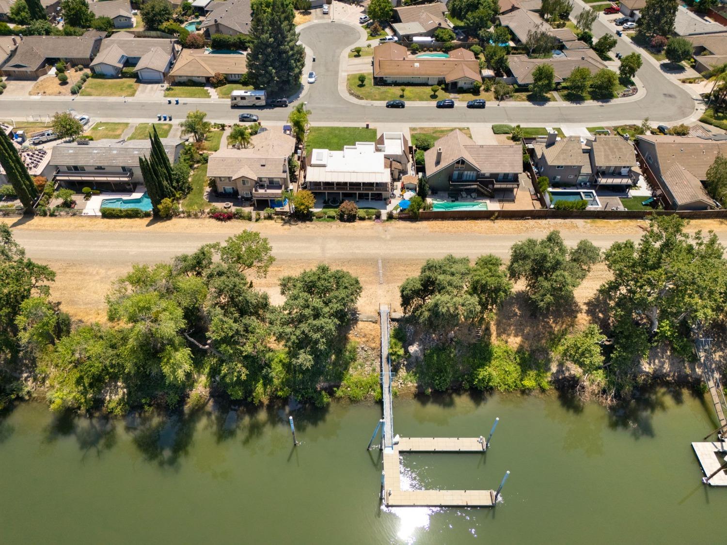 Detail Gallery Image 73 of 86 For 657 Brickyard Dr, Sacramento,  CA 95831 - 3 Beds | 3 Baths