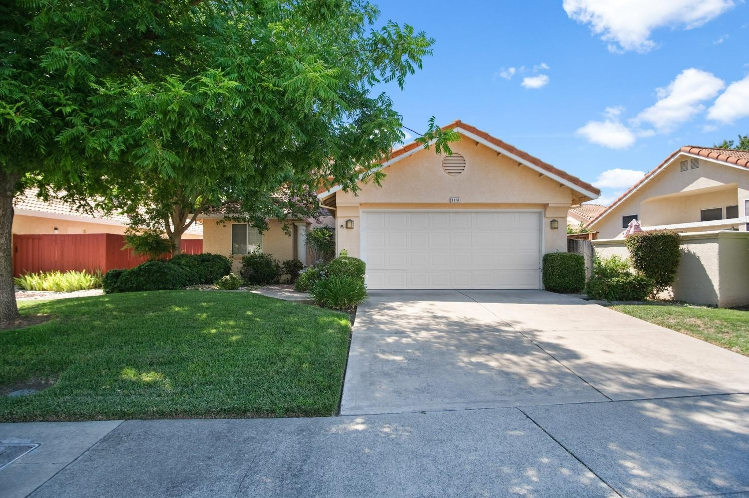 Detail Gallery Image 2 of 22 For 8118 Arroyo Vista Dr, Sacramento,  CA 95823 - 2 Beds | 2 Baths