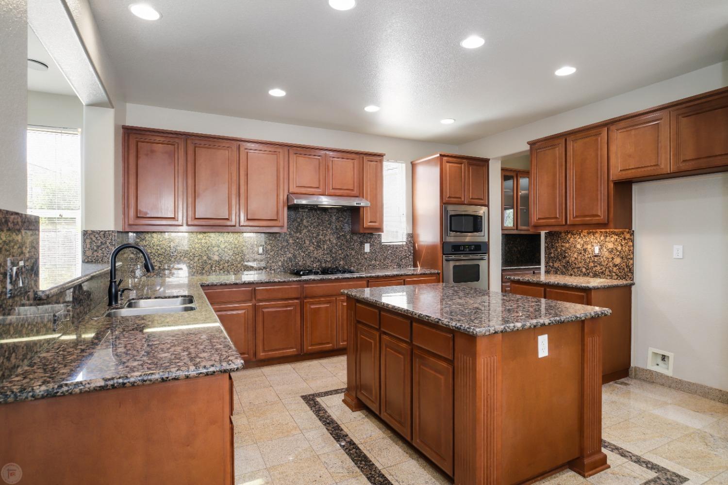 Detail Gallery Image 15 of 64 For 2867 W Bay Ct, Tracy,  CA 95377 - 4 Beds | 2/1 Baths