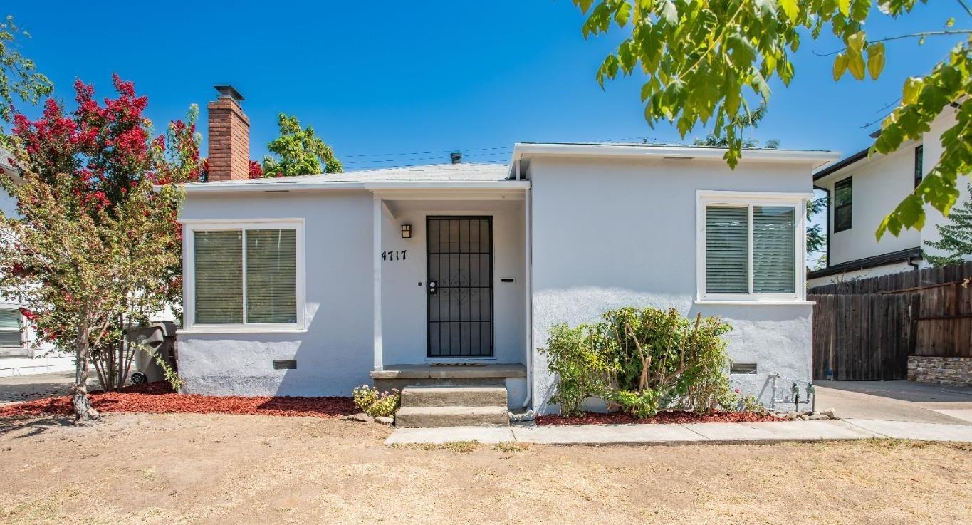 Detail Gallery Image 1 of 1 For 4717 V St, Sacramento,  CA 95817 - 2 Beds | 1 Baths