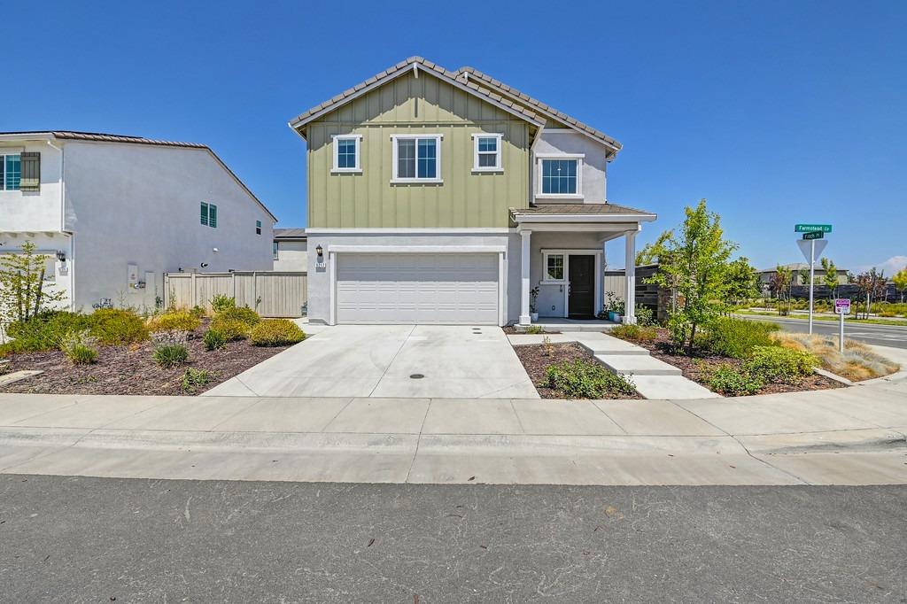 Detail Gallery Image 2 of 34 For 9217 Farmstead Cir, Roseville,  CA 95747 - 3 Beds | 2/1 Baths