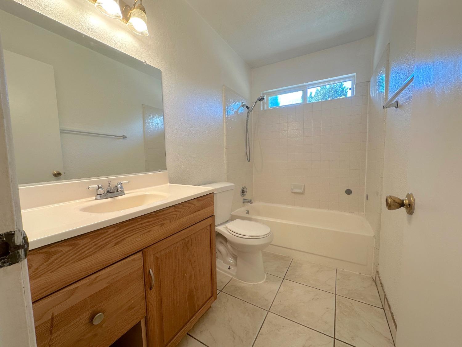 Detail Gallery Image 26 of 30 For 710 Hemingway Dr, Stockton,  CA 95207 - 4 Beds | 2 Baths