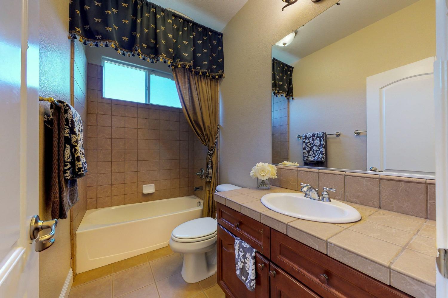 Detail Gallery Image 59 of 73 For 3519 Bergamo Dr, El Dorado Hills,  CA 95762 - 4 Beds | 4 Baths