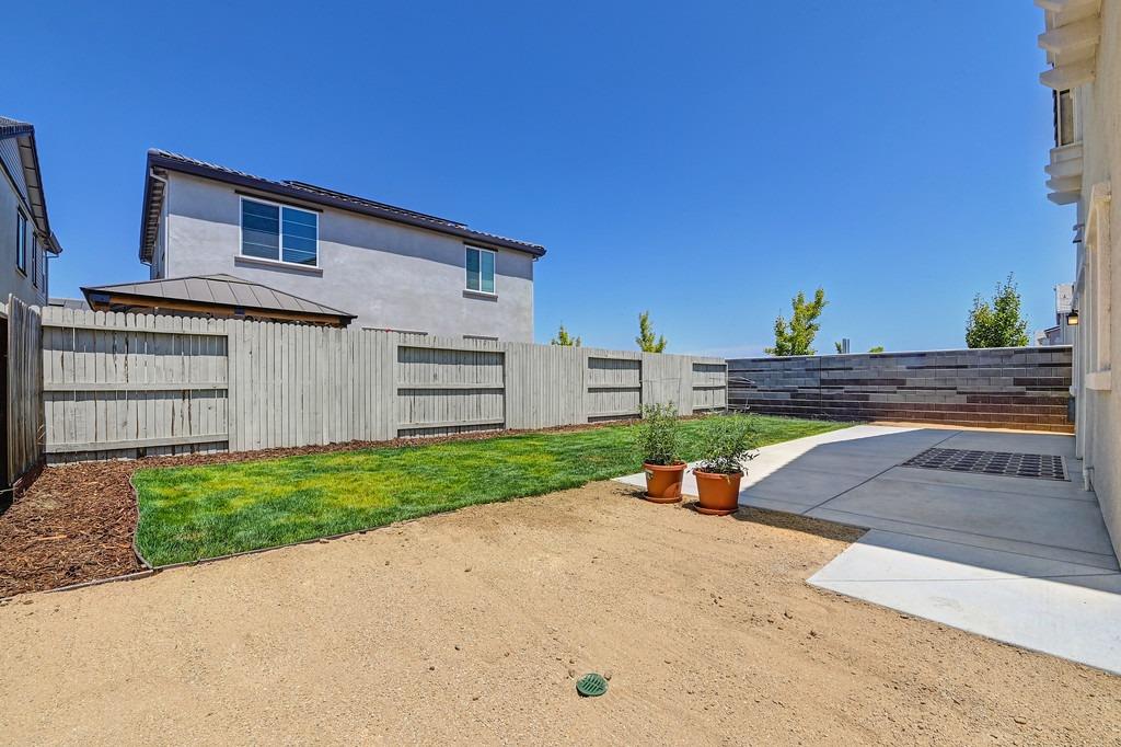 Detail Gallery Image 33 of 34 For 9217 Farmstead Cir, Roseville,  CA 95747 - 3 Beds | 2/1 Baths