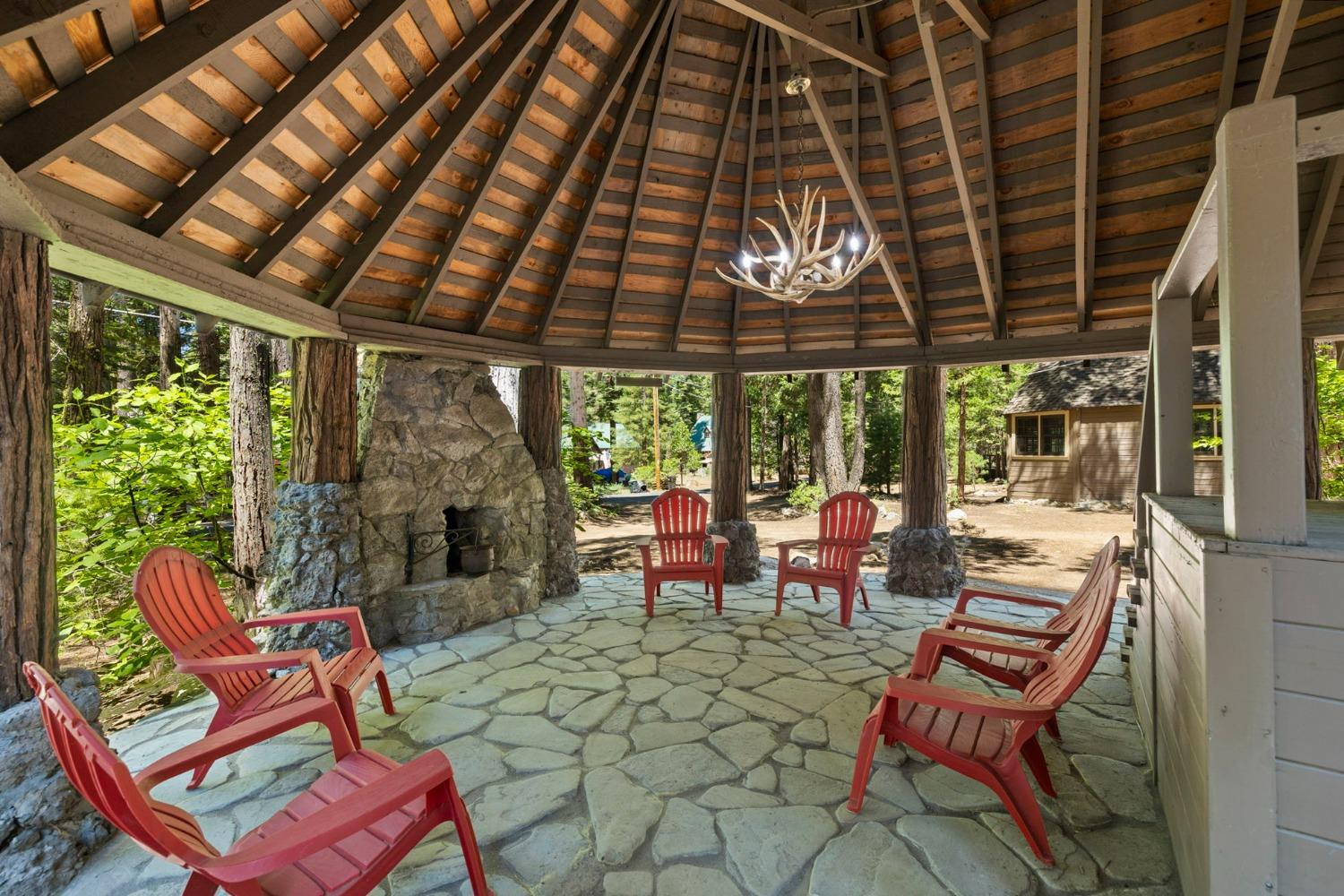 Detail Gallery Image 3 of 47 For 126 Rustic Road, Pinecrest,  CA 95364 - 4 Beds | 3 Baths