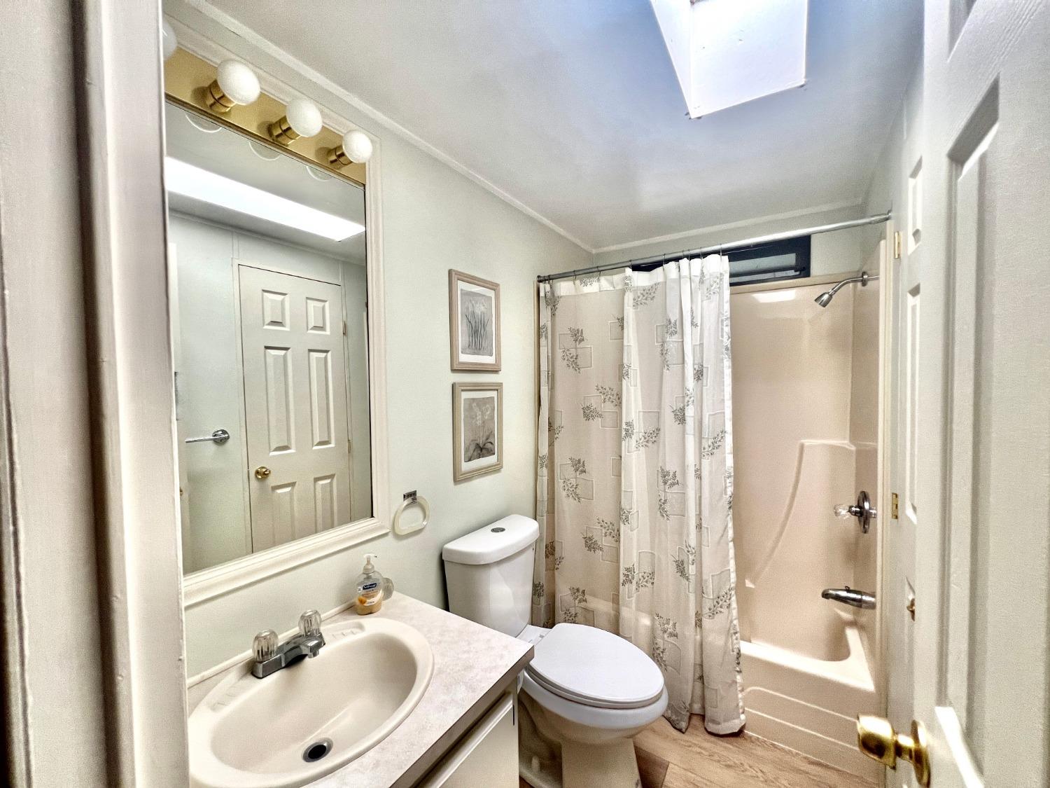 Detail Gallery Image 15 of 19 For 159 Brookshire Way, Roseville,  CA 95678 - 2 Beds | 2 Baths