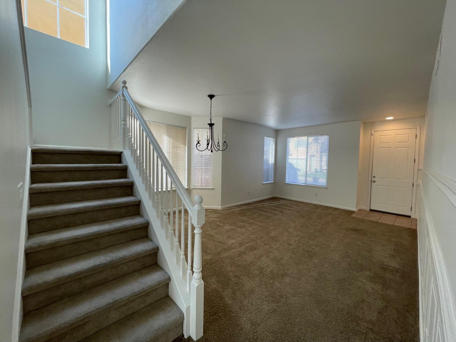 Detail Gallery Image 1 of 1 For 5336 Hartona Way, Sacramento,  CA 95835 - 4 Beds | 2/1 Baths