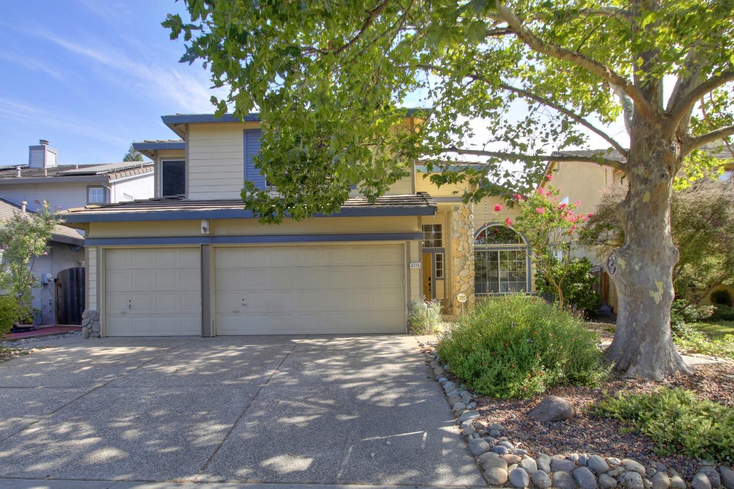 Detail Gallery Image 1 of 56 For 8725 Goldy Glen Way, Elk Grove,  CA 95624 - 5 Beds | 2/1 Baths