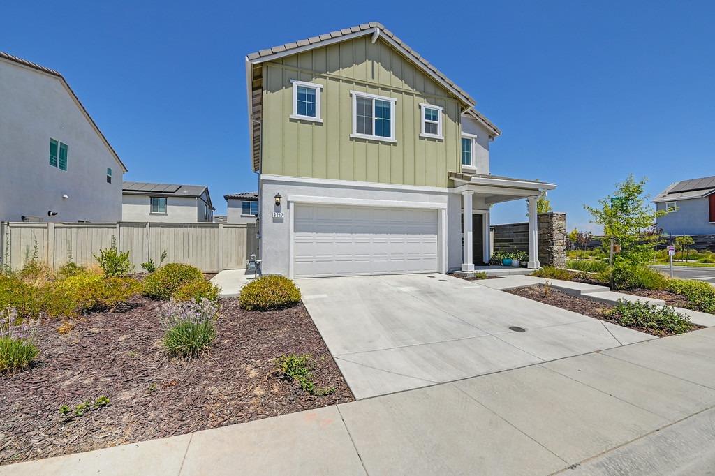 Detail Gallery Image 3 of 34 For 9217 Farmstead Cir, Roseville,  CA 95747 - 3 Beds | 2/1 Baths