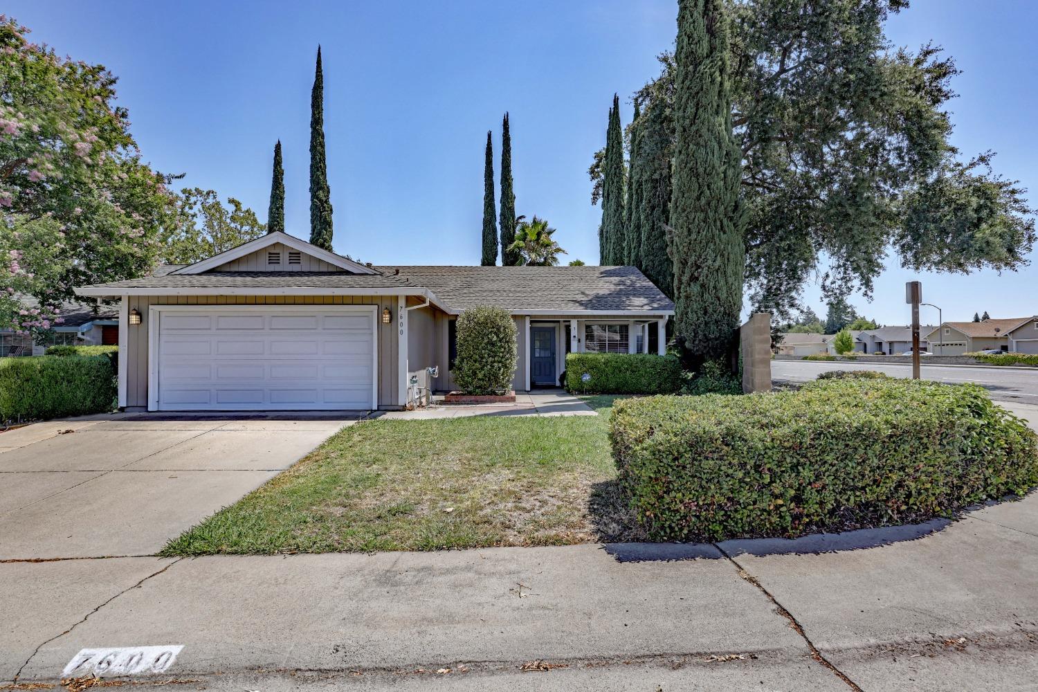 Detail Gallery Image 1 of 1 For 7600 Antelope Hills Dr, Antelope,  CA 95843 - 3 Beds | 2 Baths