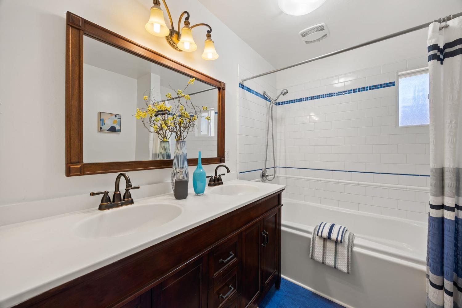 Detail Gallery Image 12 of 43 For 4291 Warren Ave, Sacramento,  CA 95822 - 3 Beds | 2 Baths