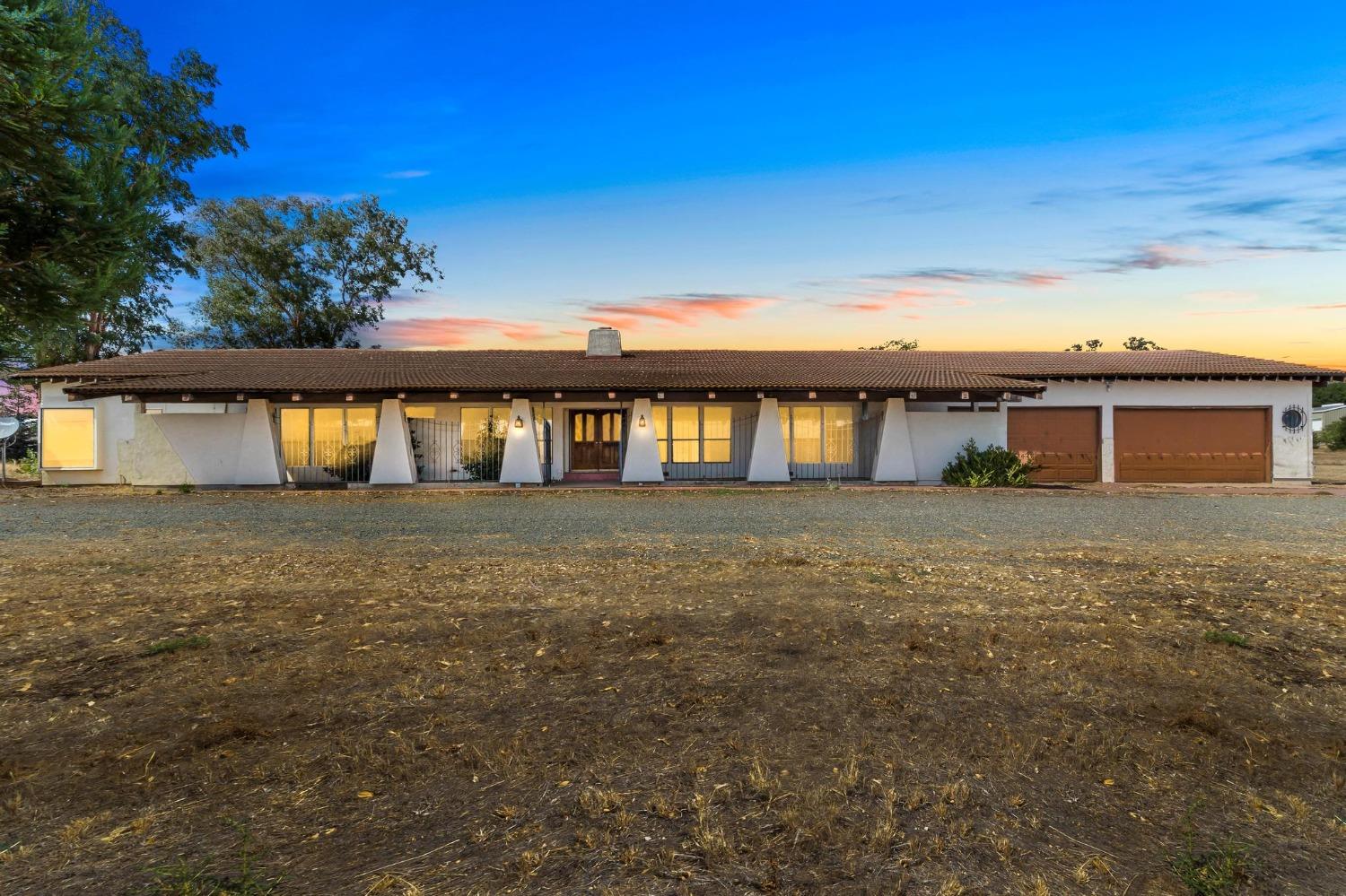 Detail Gallery Image 52 of 85 For 19997 E Liberty Rd, Clements,  CA 95227 - 8 Beds | 6/1 Baths