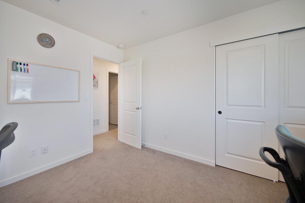 Detail Gallery Image 22 of 34 For 9217 Farmstead Cir, Roseville,  CA 95747 - 3 Beds | 2/1 Baths