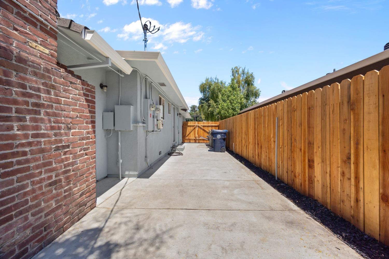 Detail Gallery Image 27 of 43 For 4291 Warren Ave, Sacramento,  CA 95822 - 3 Beds | 2 Baths