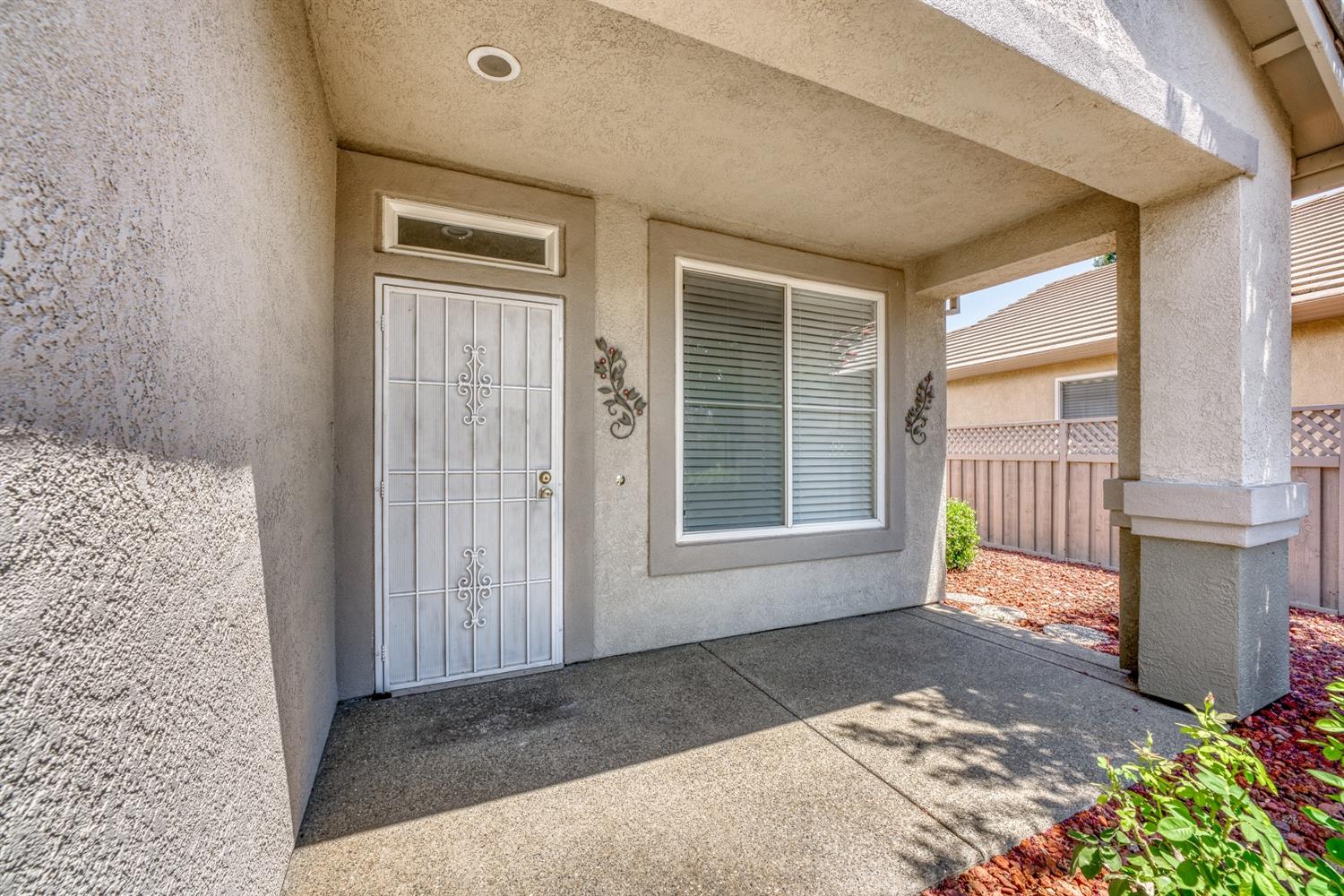 Detail Gallery Image 5 of 49 For 7453 Apple Hollow Loop, Roseville,  CA 95747 - 2 Beds | 2 Baths