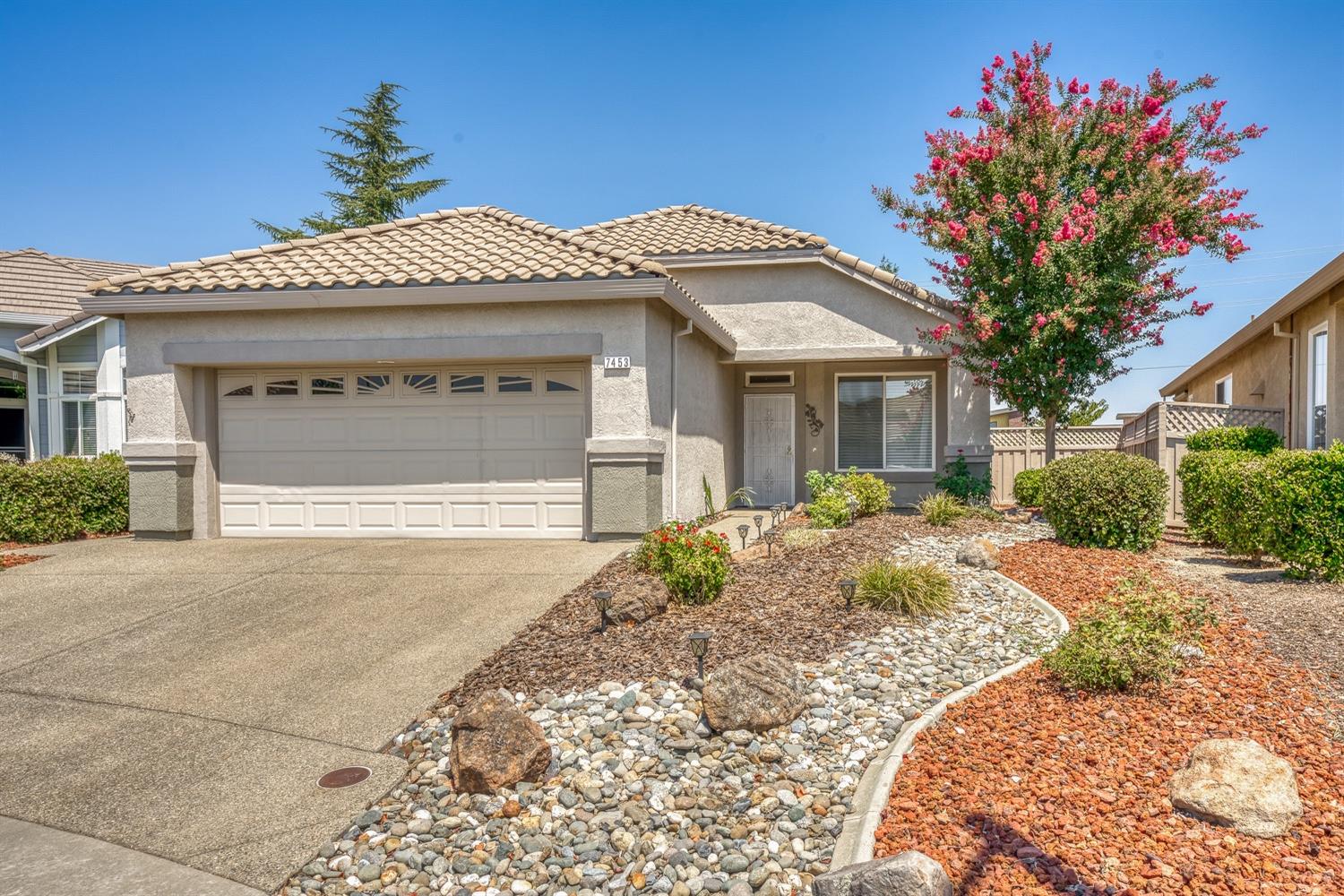 Detail Gallery Image 1 of 49 For 7453 Apple Hollow Loop, Roseville,  CA 95747 - 2 Beds | 2 Baths