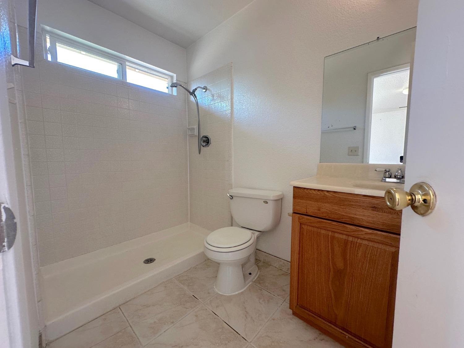 Detail Gallery Image 18 of 30 For 710 Hemingway Dr, Stockton,  CA 95207 - 4 Beds | 2 Baths