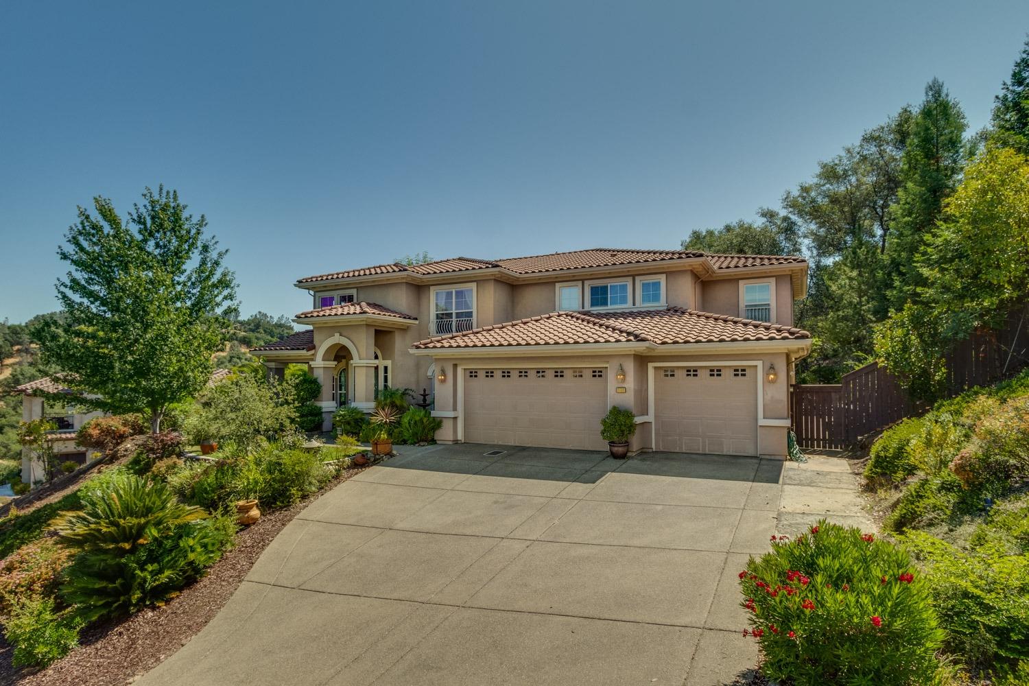 Detail Gallery Image 4 of 73 For 3519 Bergamo Dr, El Dorado Hills,  CA 95762 - 4 Beds | 4 Baths