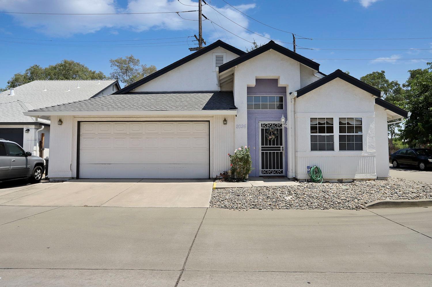 Detail Gallery Image 1 of 28 For 2026 Eagle Pl, Lodi,  CA 95240 - 3 Beds | 2 Baths