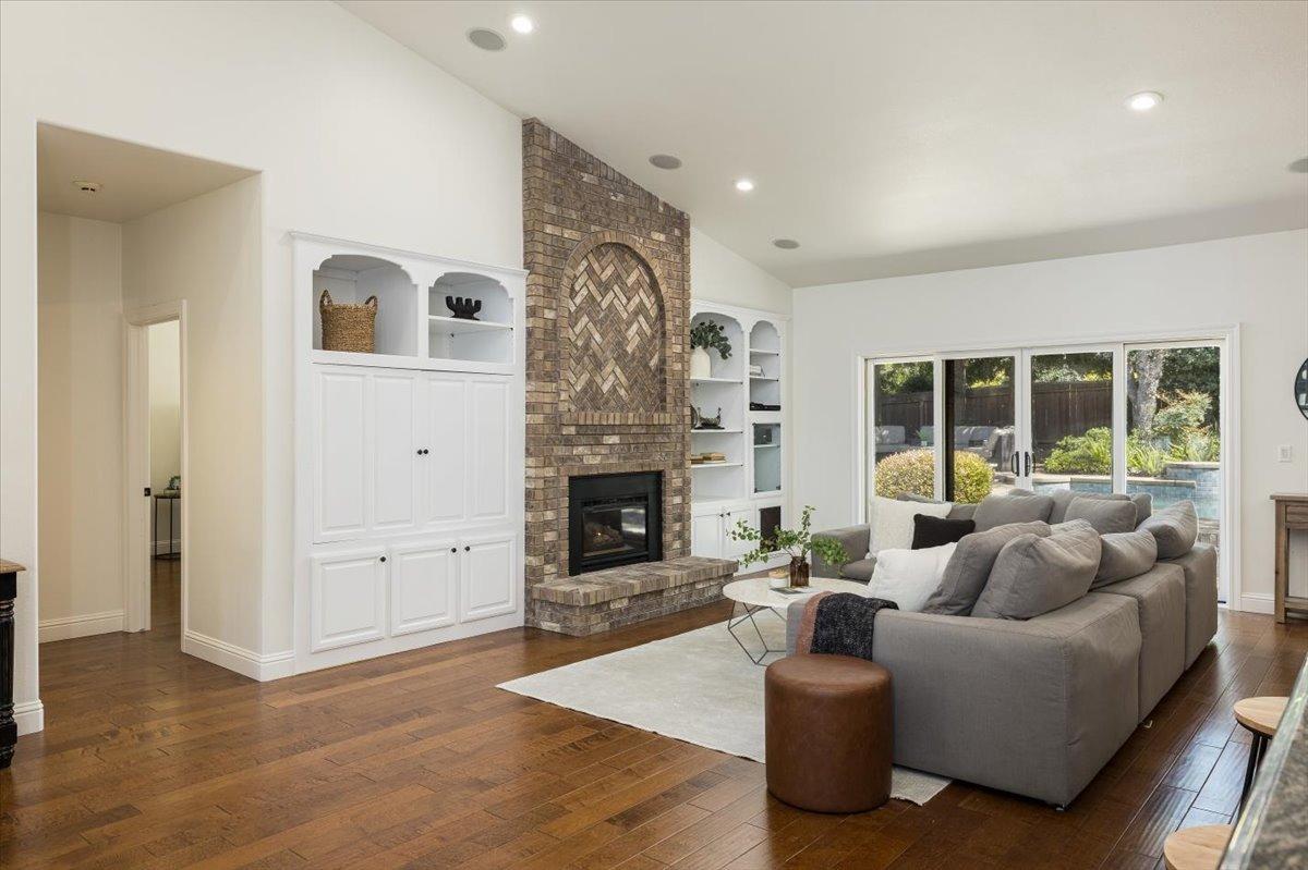 Detail Gallery Image 9 of 35 For 276 Muse Dr, El Dorado Hills,  CA 95762 - 4 Beds | 4 Baths