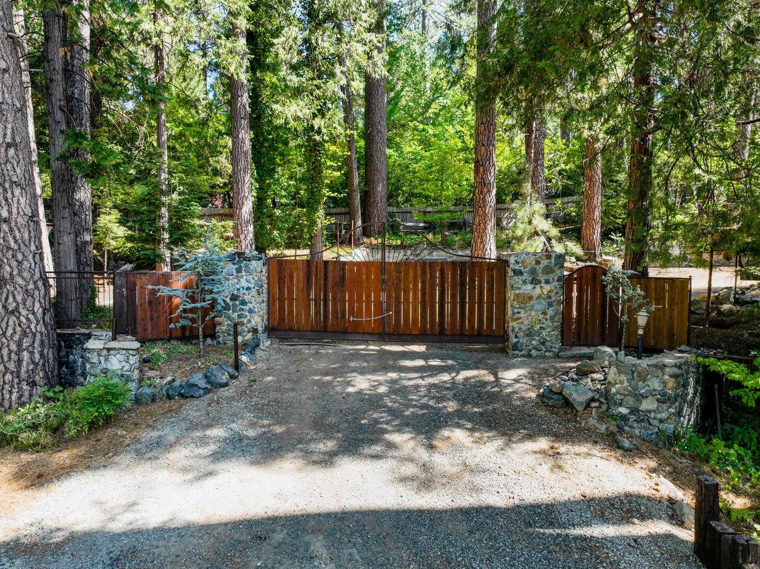 Detail Gallery Image 44 of 91 For 524 Railroad Ave, Nevada City,  CA 95959 - 5 Beds | 5/2 Baths