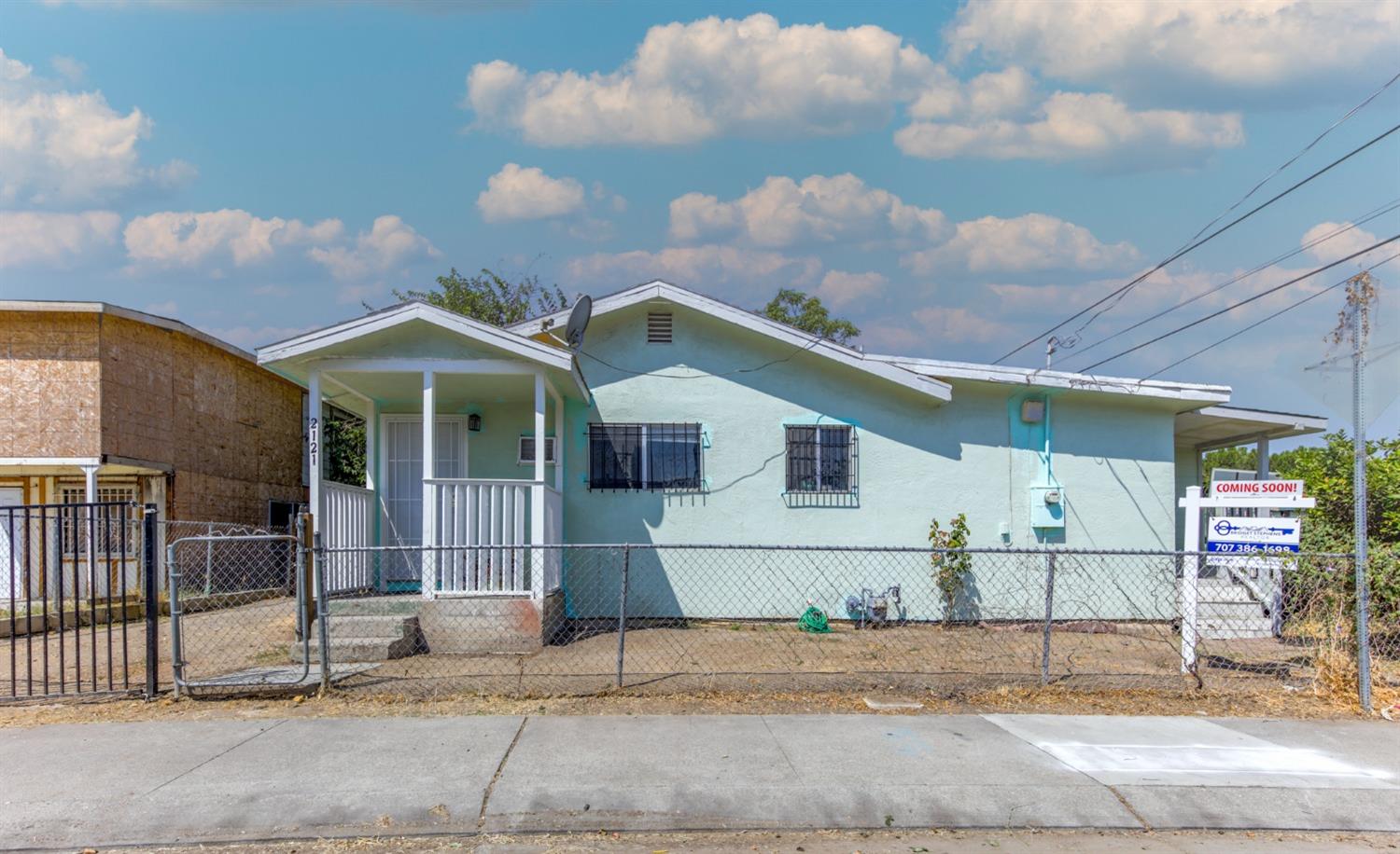 Detail Gallery Image 2 of 30 For 2121 S Lincoln St, Stockton,  CA 95206 - 3 Beds | 2 Baths