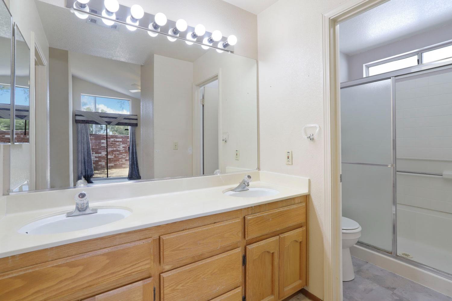 Detail Gallery Image 23 of 28 For 2026 Eagle Pl, Lodi,  CA 95240 - 3 Beds | 2 Baths