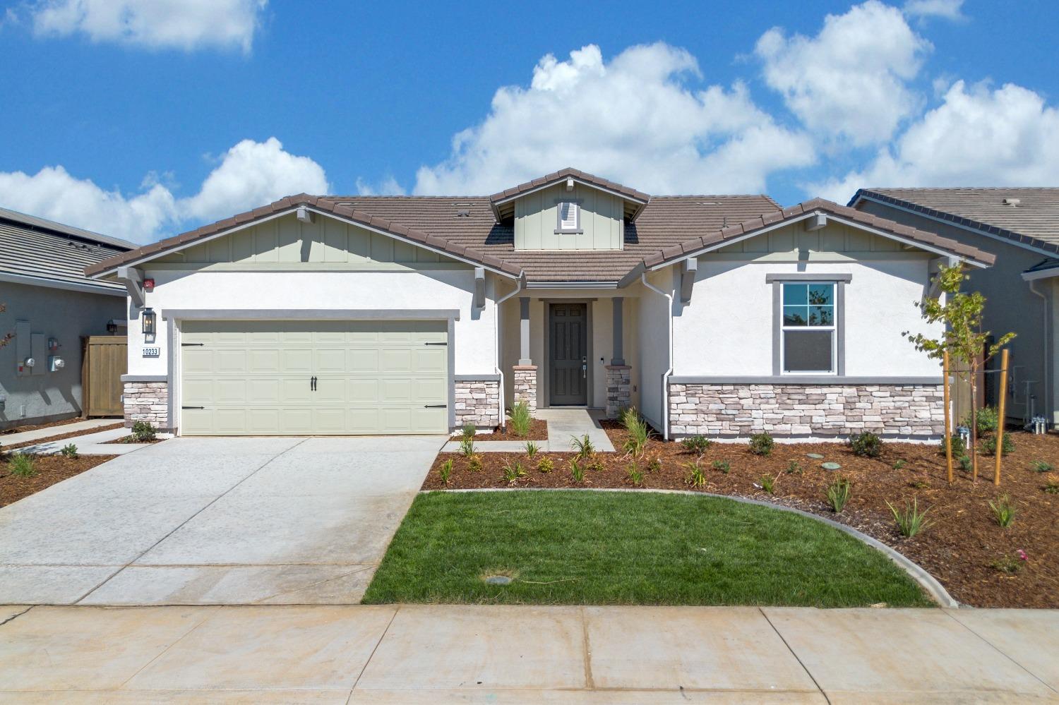 Detail Gallery Image 1 of 64 For 10233 Sutura Way, Elk Grove,  CA 95757 - 2 Beds | 2/1 Baths