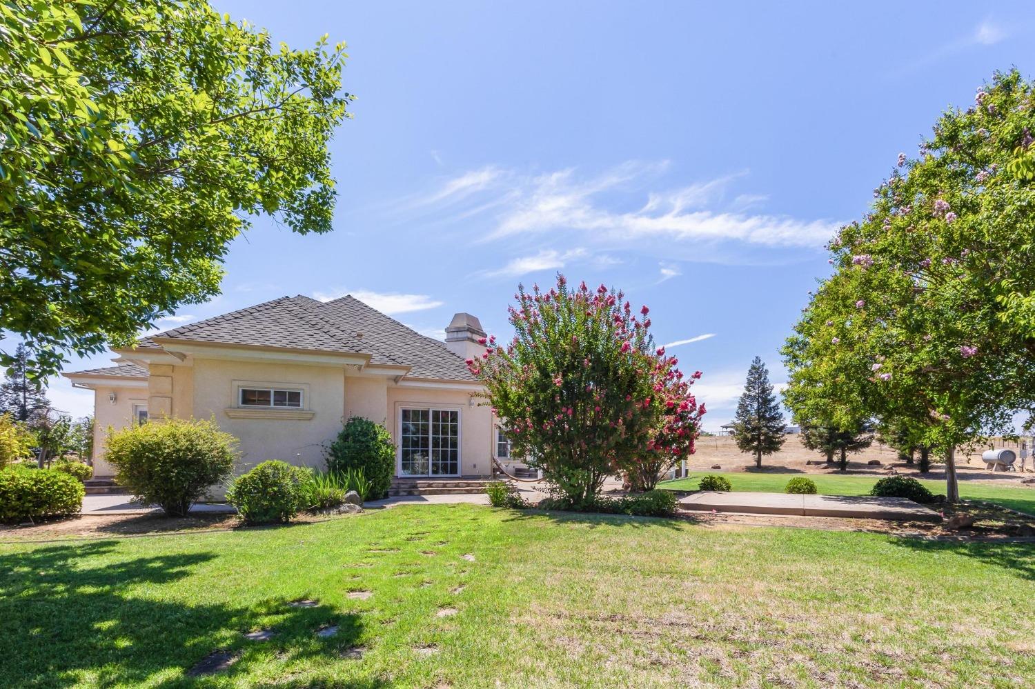 Detail Gallery Image 46 of 85 For 19997 E Liberty Rd, Clements,  CA 95227 - 8 Beds | 6/1 Baths