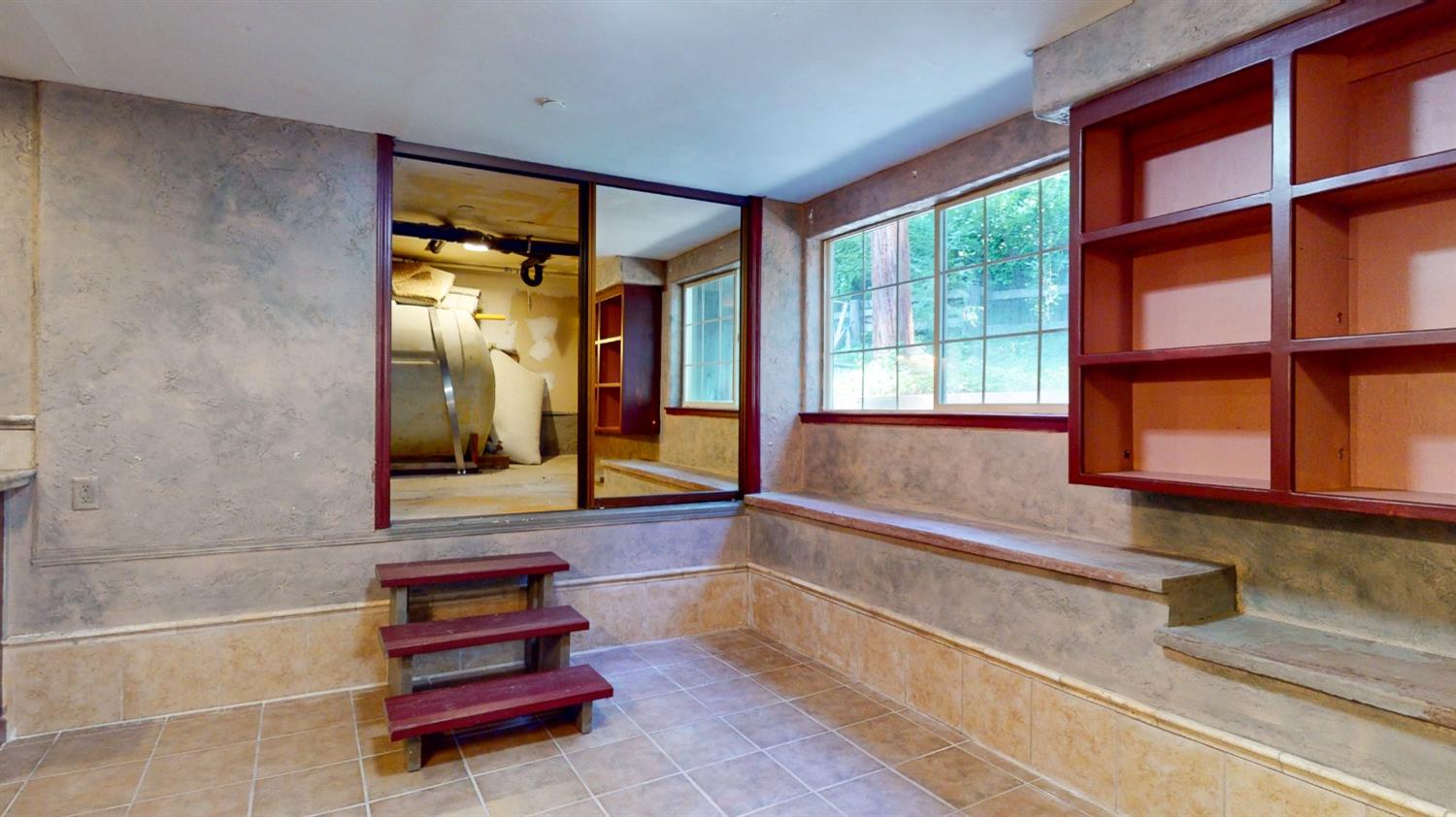 Detail Gallery Image 14 of 91 For 524 Railroad Ave, Nevada City,  CA 95959 - 5 Beds | 5/2 Baths