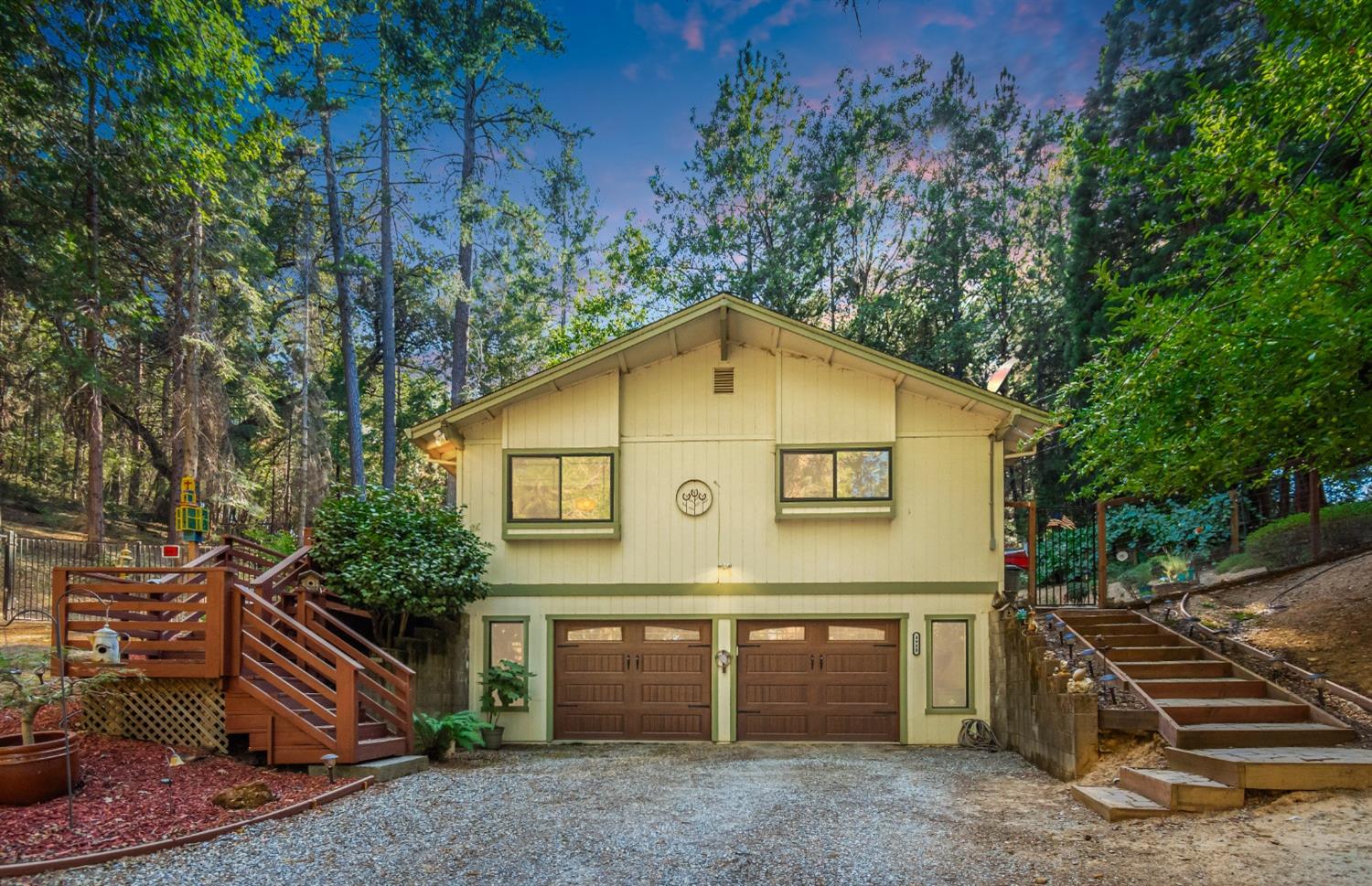 Detail Gallery Image 1 of 1 For 4980 Oak Hill Rd, Placerville,  CA 95667 - 2 Beds | 2 Baths