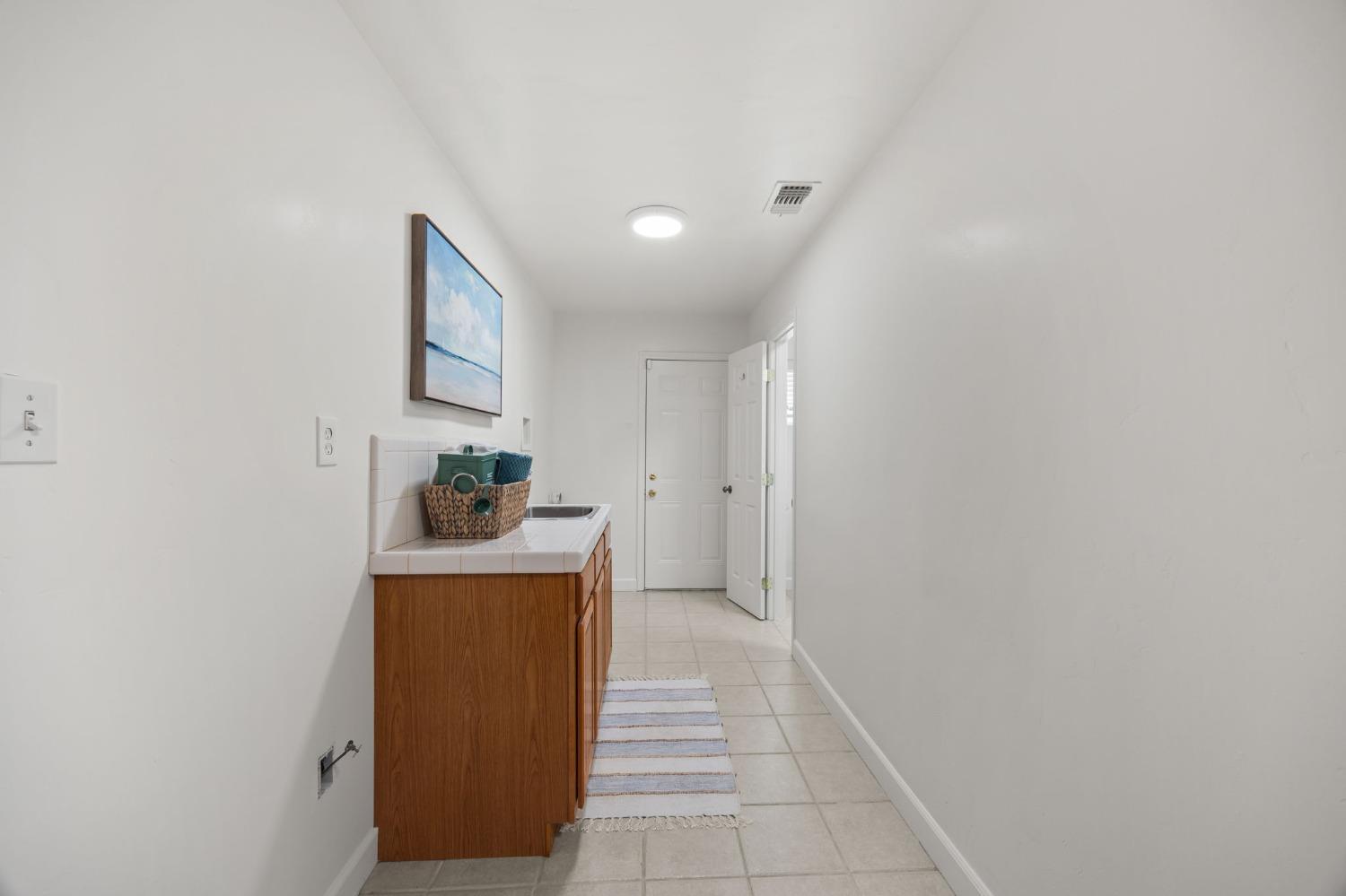 Detail Gallery Image 20 of 43 For 4291 Warren Ave, Sacramento,  CA 95822 - 3 Beds | 2 Baths