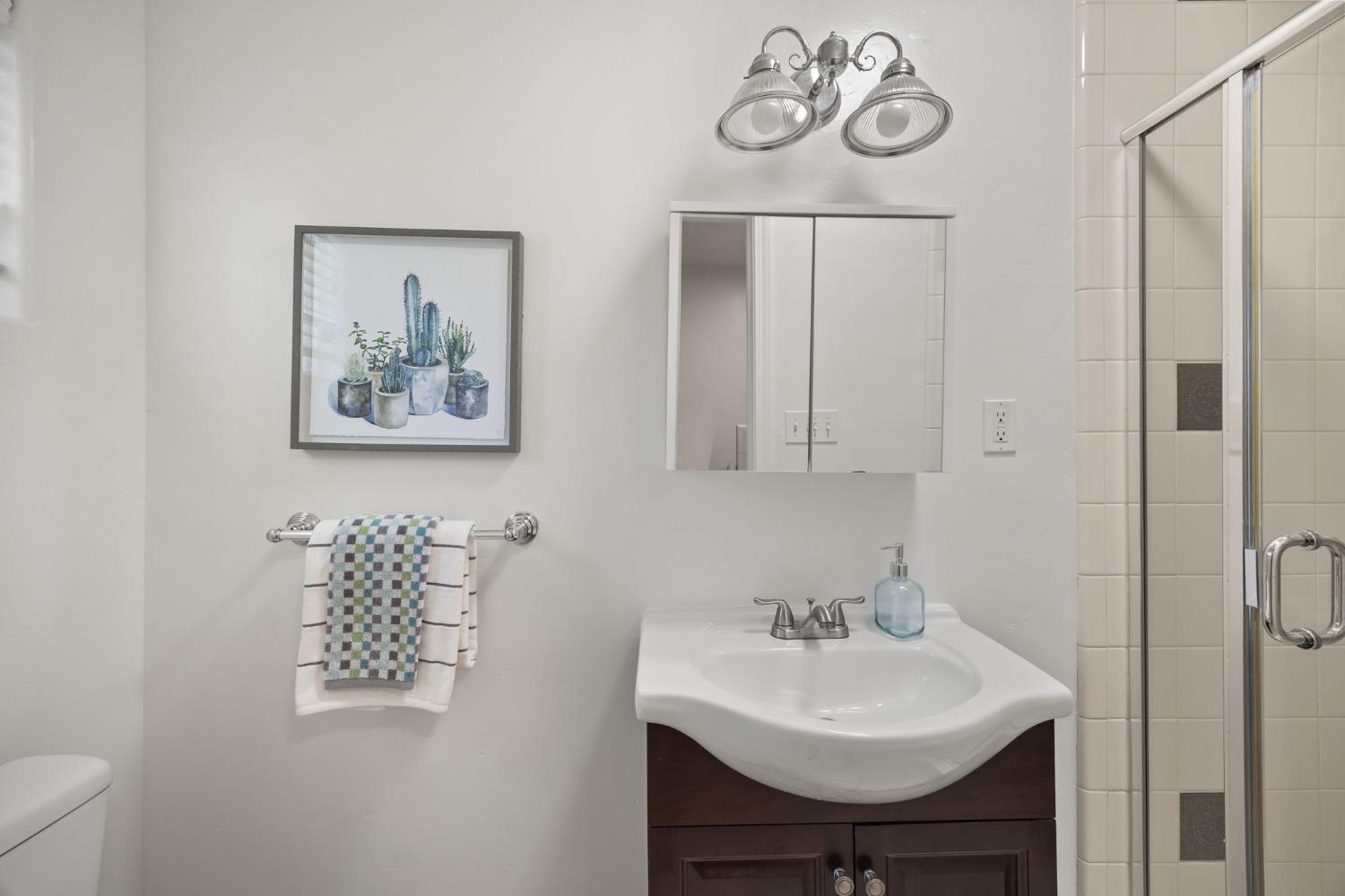 Detail Gallery Image 18 of 43 For 4291 Warren Ave, Sacramento,  CA 95822 - 3 Beds | 2 Baths