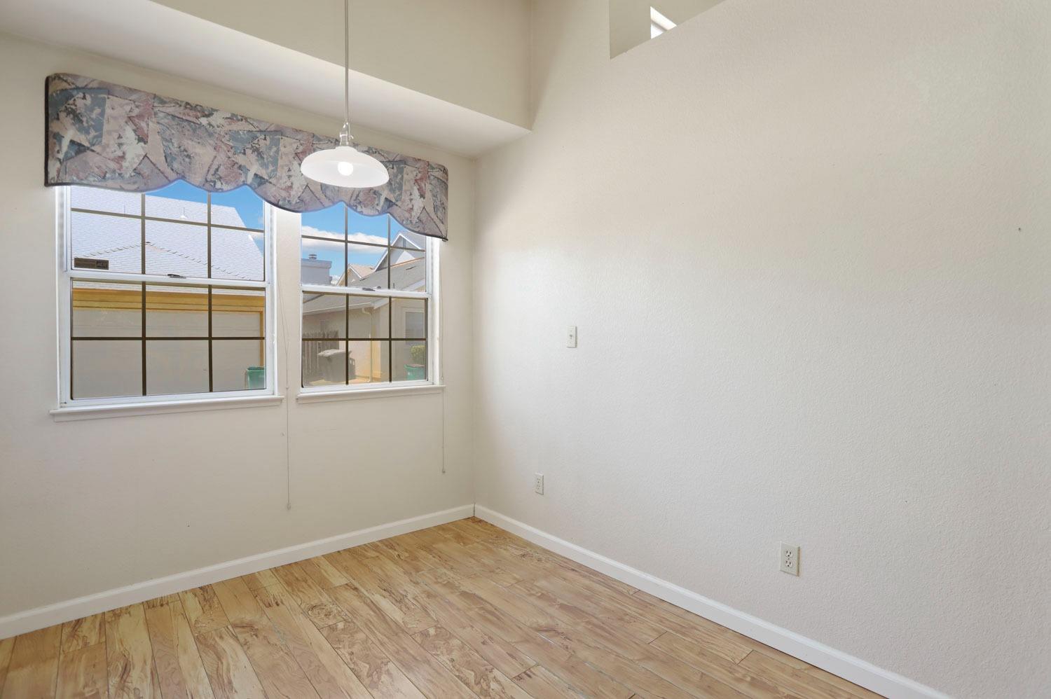 Detail Gallery Image 12 of 28 For 2026 Eagle Pl, Lodi,  CA 95240 - 3 Beds | 2 Baths