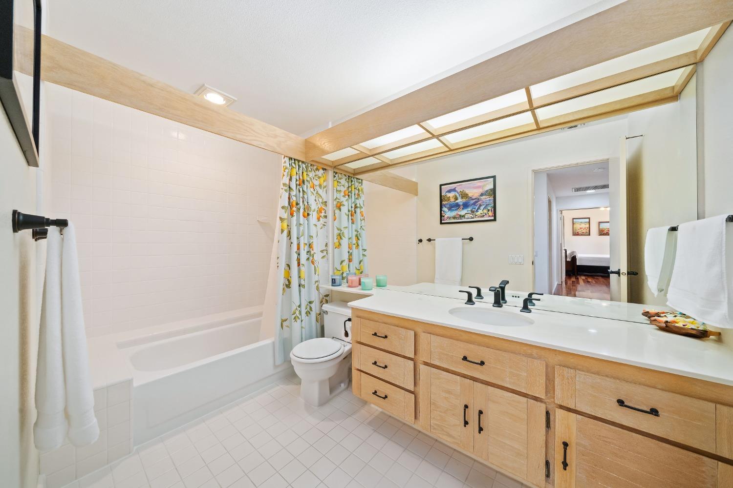 Detail Gallery Image 29 of 38 For 2078 Promontory Point Ln, Gold River,  CA 95670 - 3 Beds | 2/1 Baths