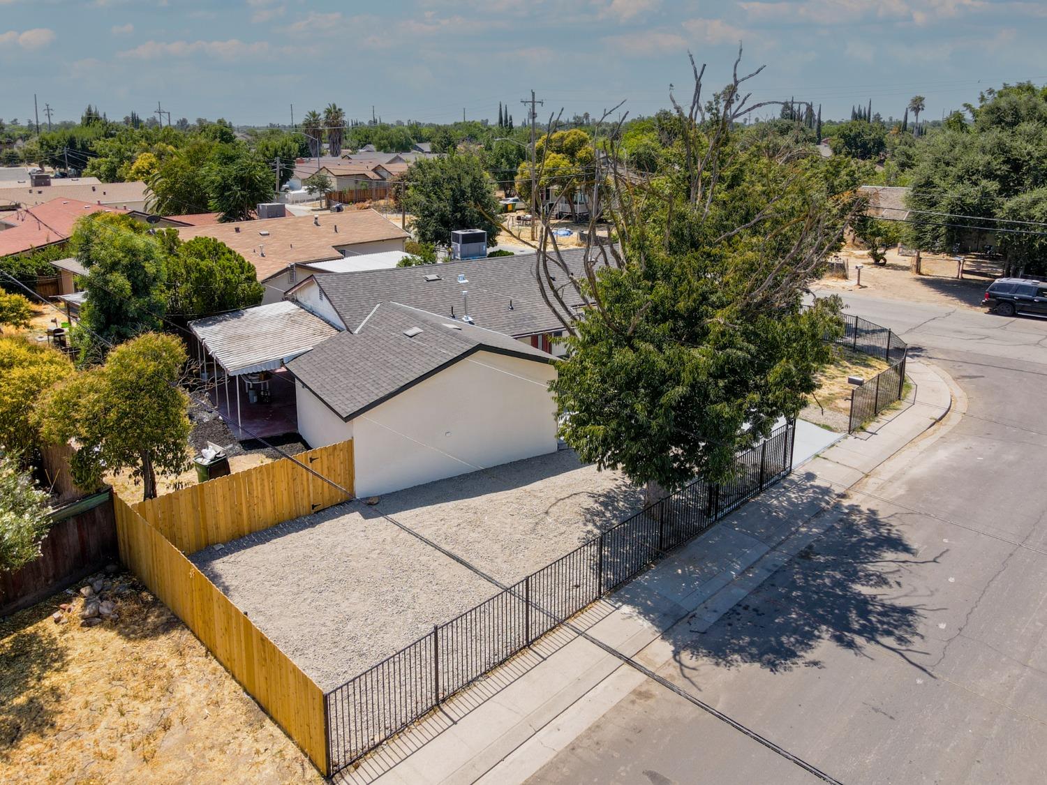 Detail Gallery Image 34 of 37 For 2404 E 6th St, Stockton,  CA 95205 - 3 Beds | 1 Baths