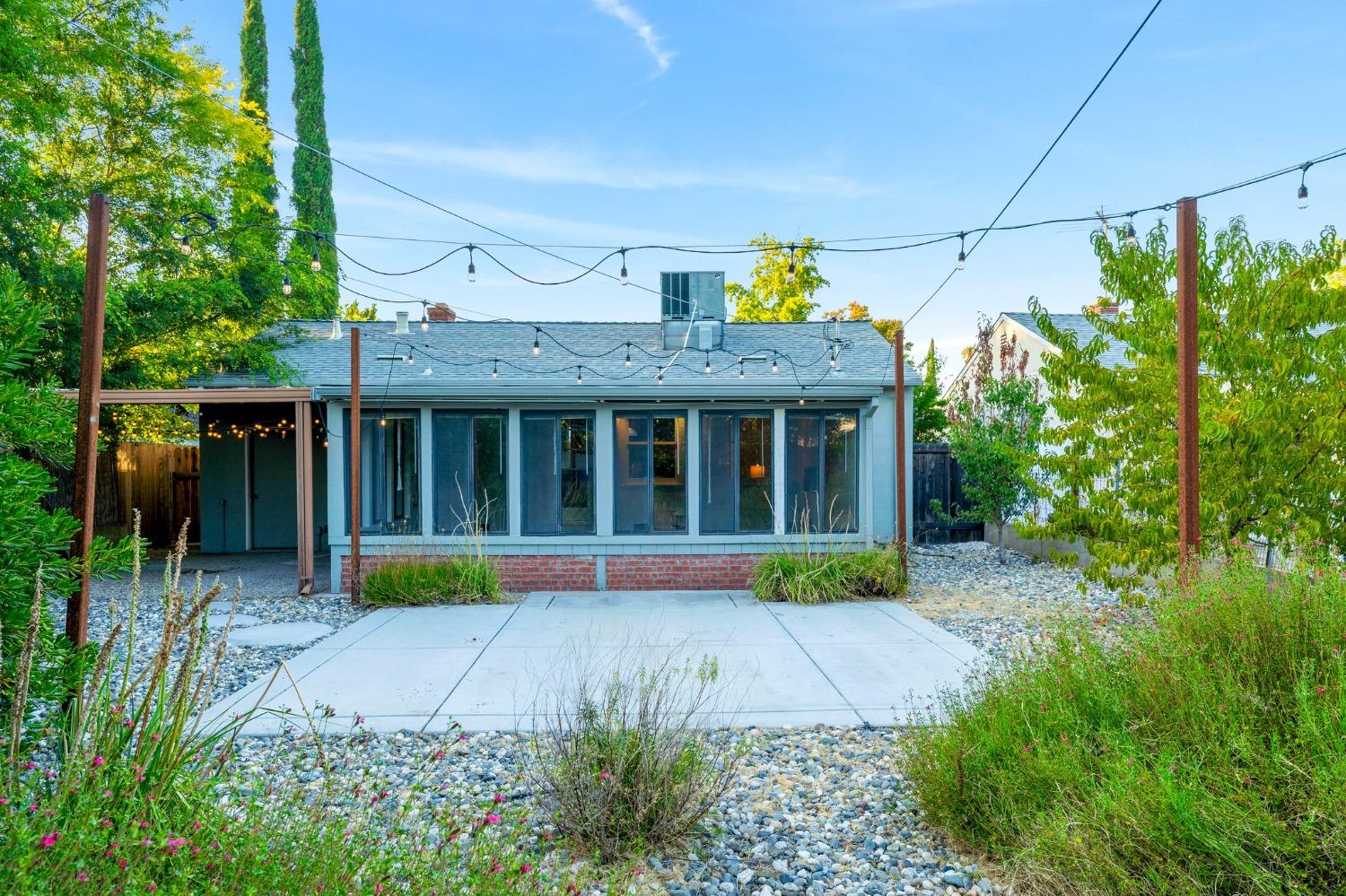 25Th Avenue, Sacramento, CA, 95822-2213