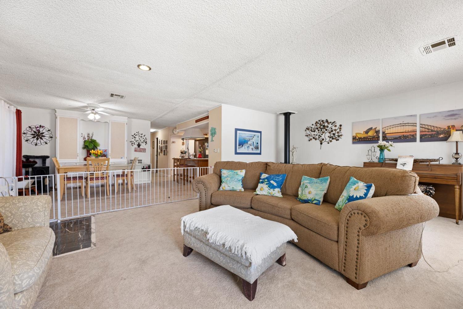 Detail Gallery Image 5 of 36 For 841 W Brannan Island 29, Sacramento,  CA 95641 - 3 Beds | 2 Baths